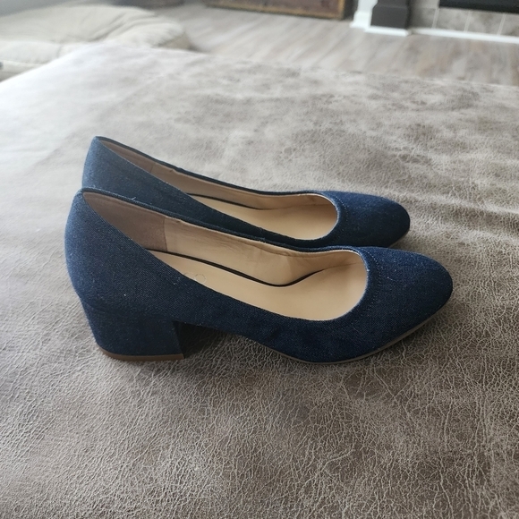 Franco Sarto Fausta Pump - Picture 4 of 6